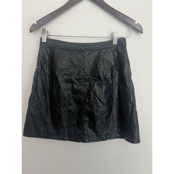 Free People Fake Out Black Faux Leather Mini Skirt Size 2 Mob Wife Grunge Goth - Picture 5 of 7